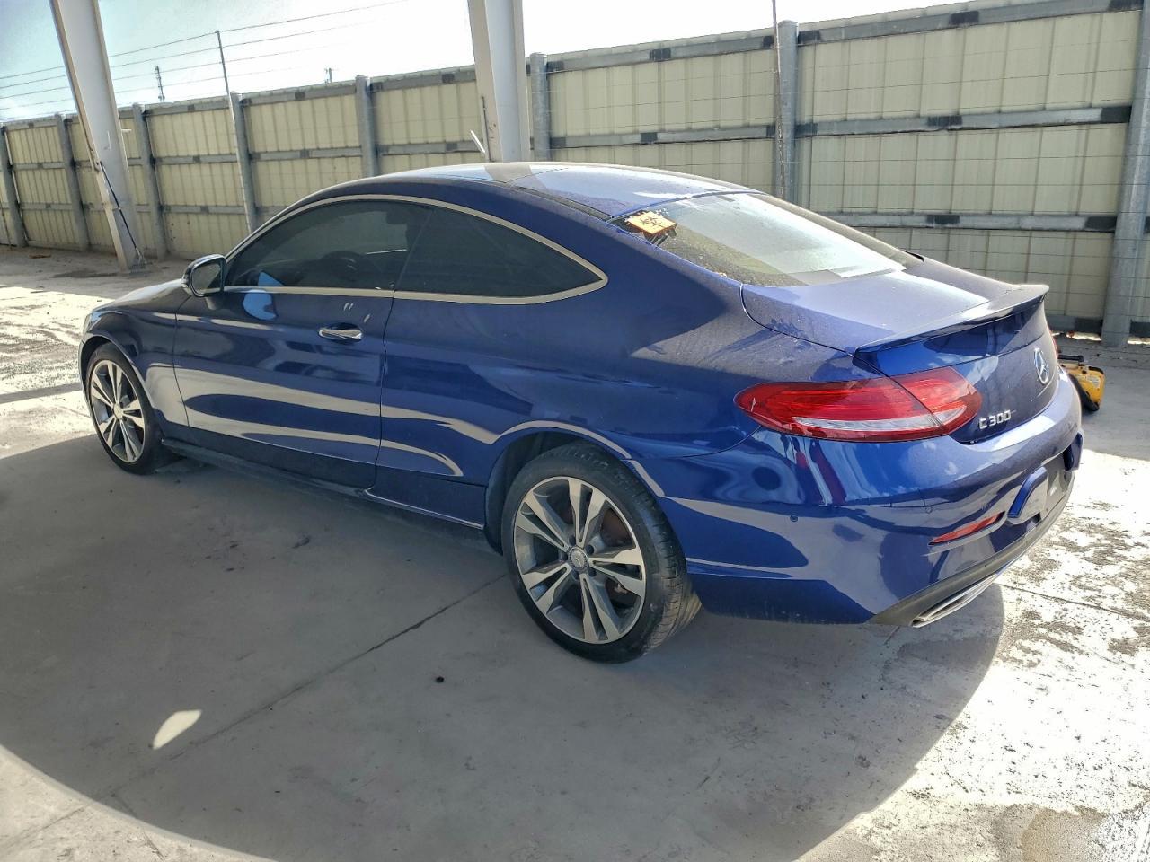 2017 Mercedes-Benz C 300 4Matic - Фото 2