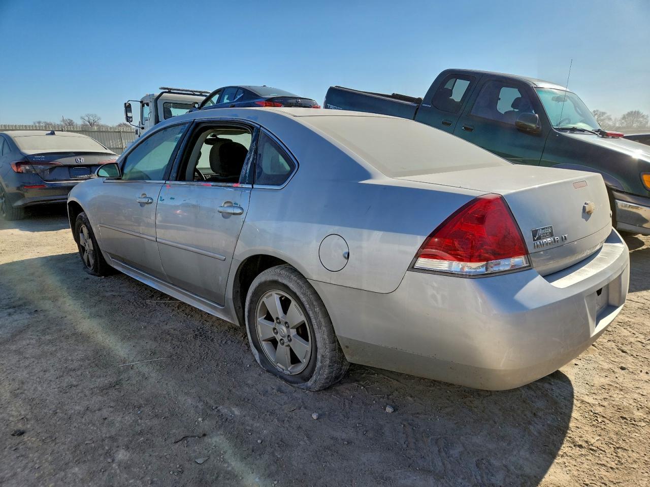 2010 Chevrolet Impala Lt - Фото 2