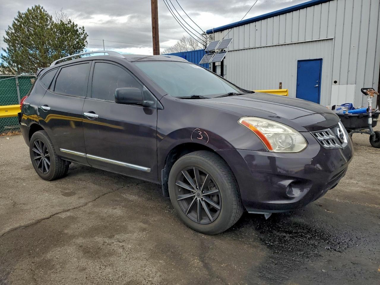 2015 Nissan Rogue Select S - Image 4