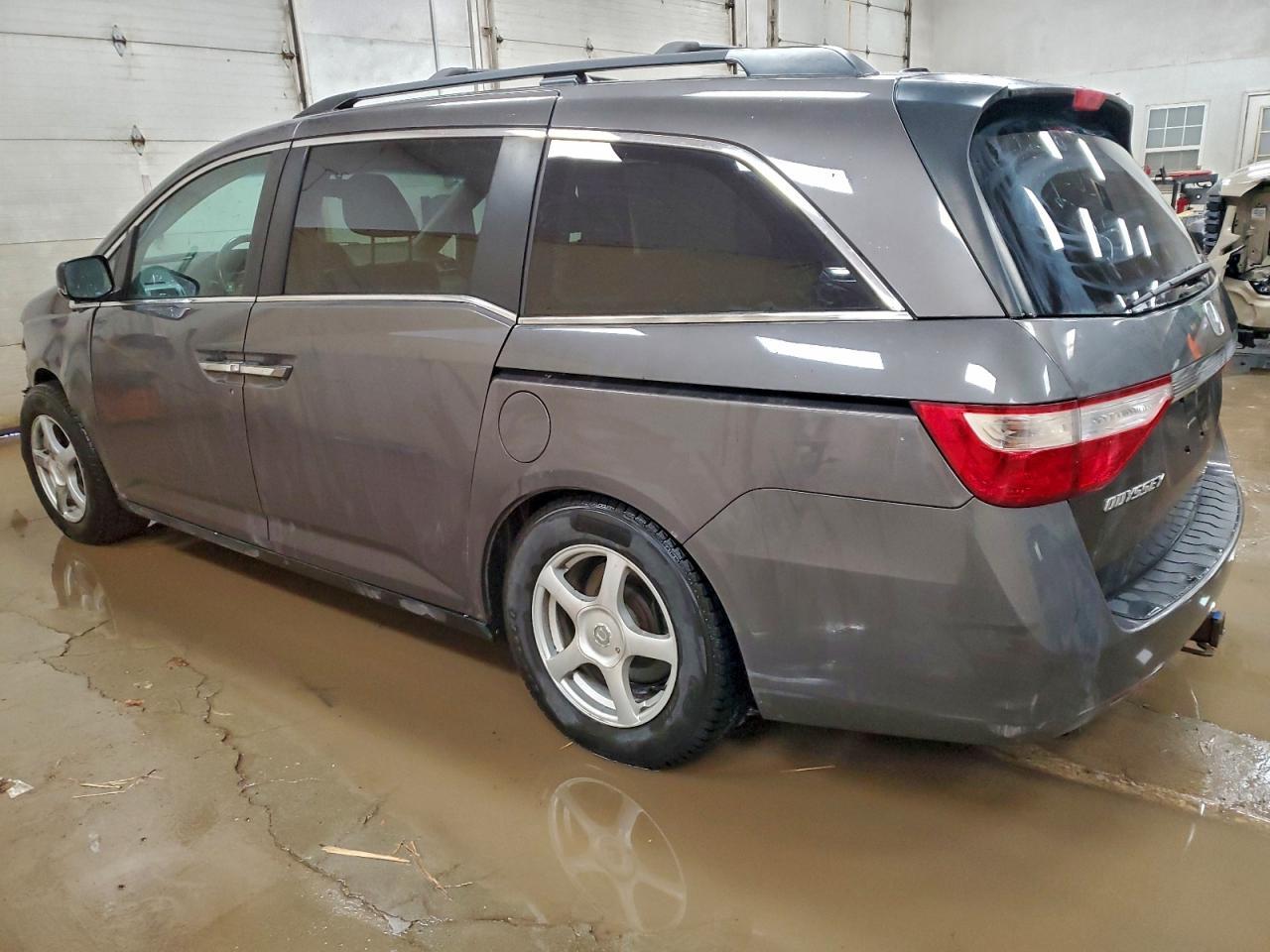 2012 Honda Odyssey Exl - Image 2