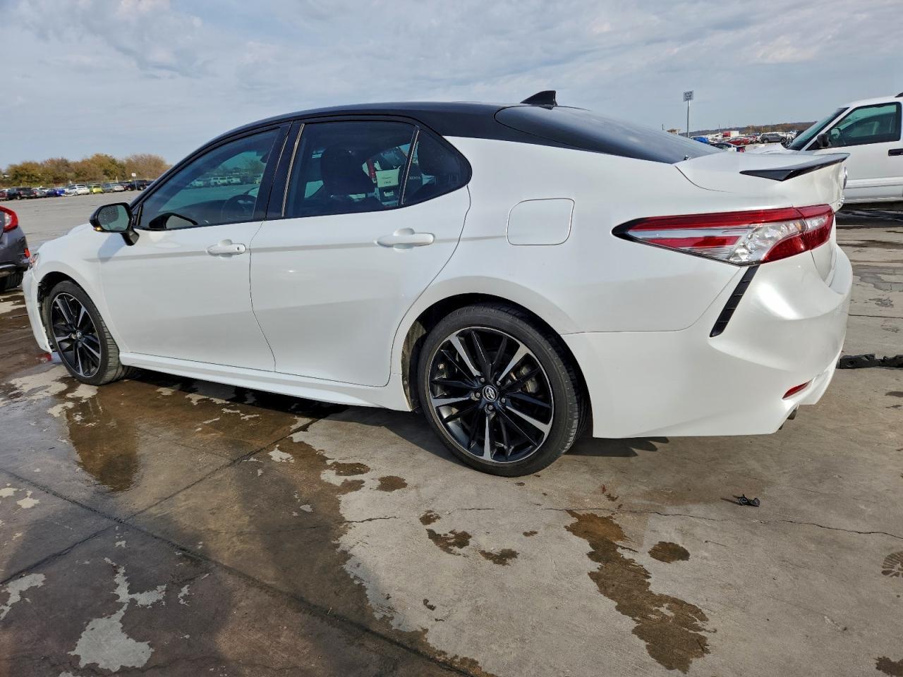 2019 Toyota Camry Xse - Image 2