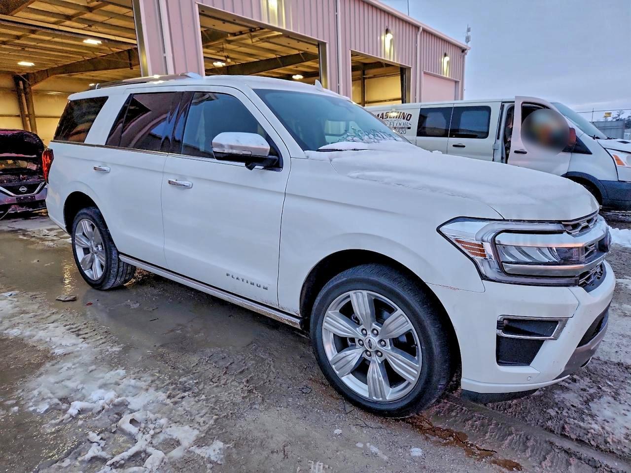 2023 Ford Expedition Platinum - Image 4