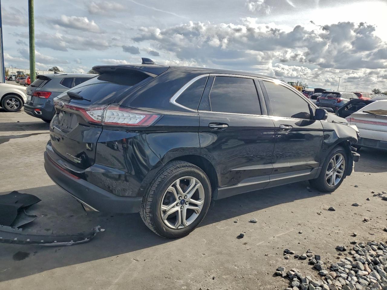 2016 Ford Edge Titanium - Фото 3
