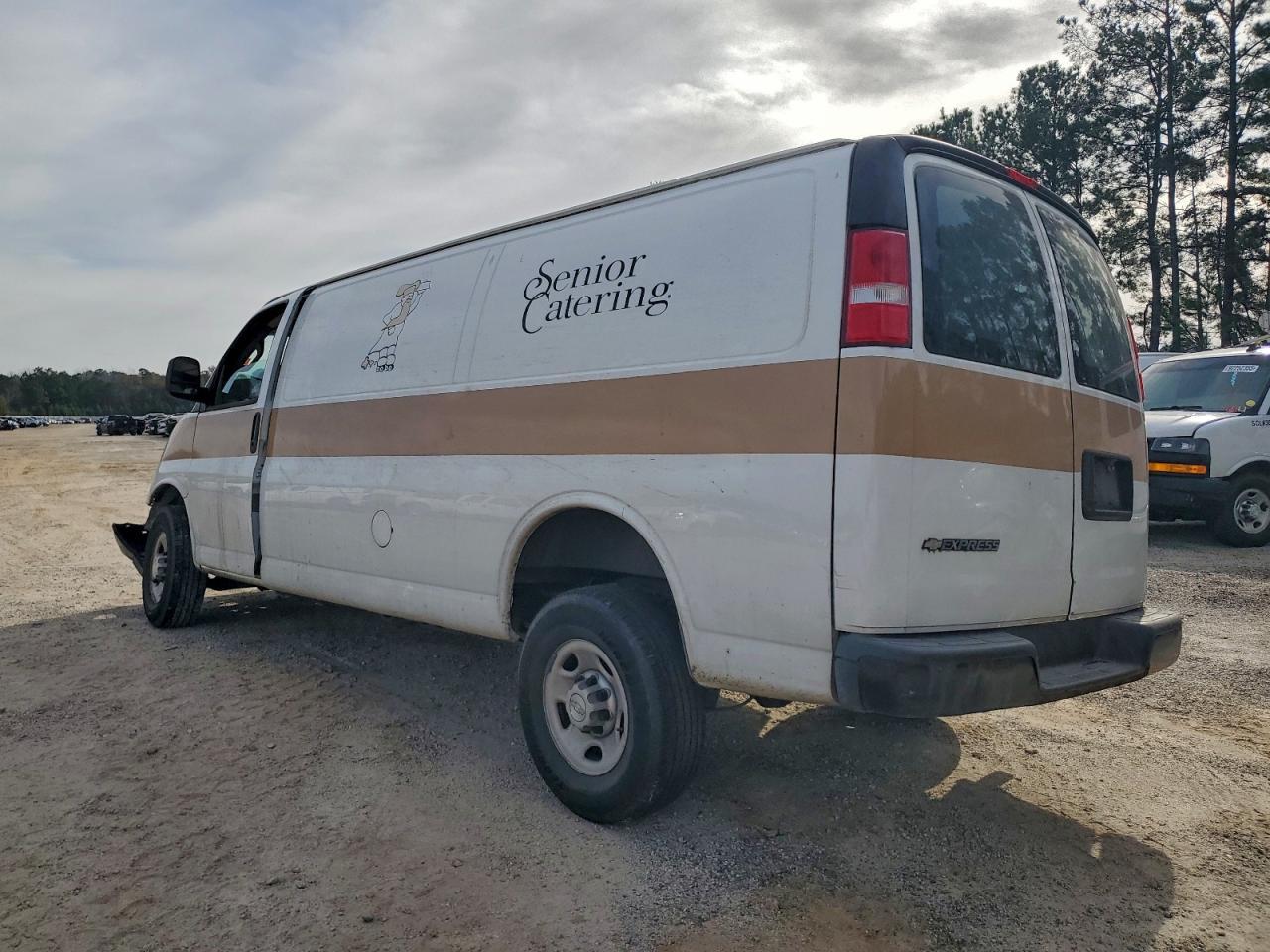2017 Chevrolet Express 2500 Delivery Van - Image 2