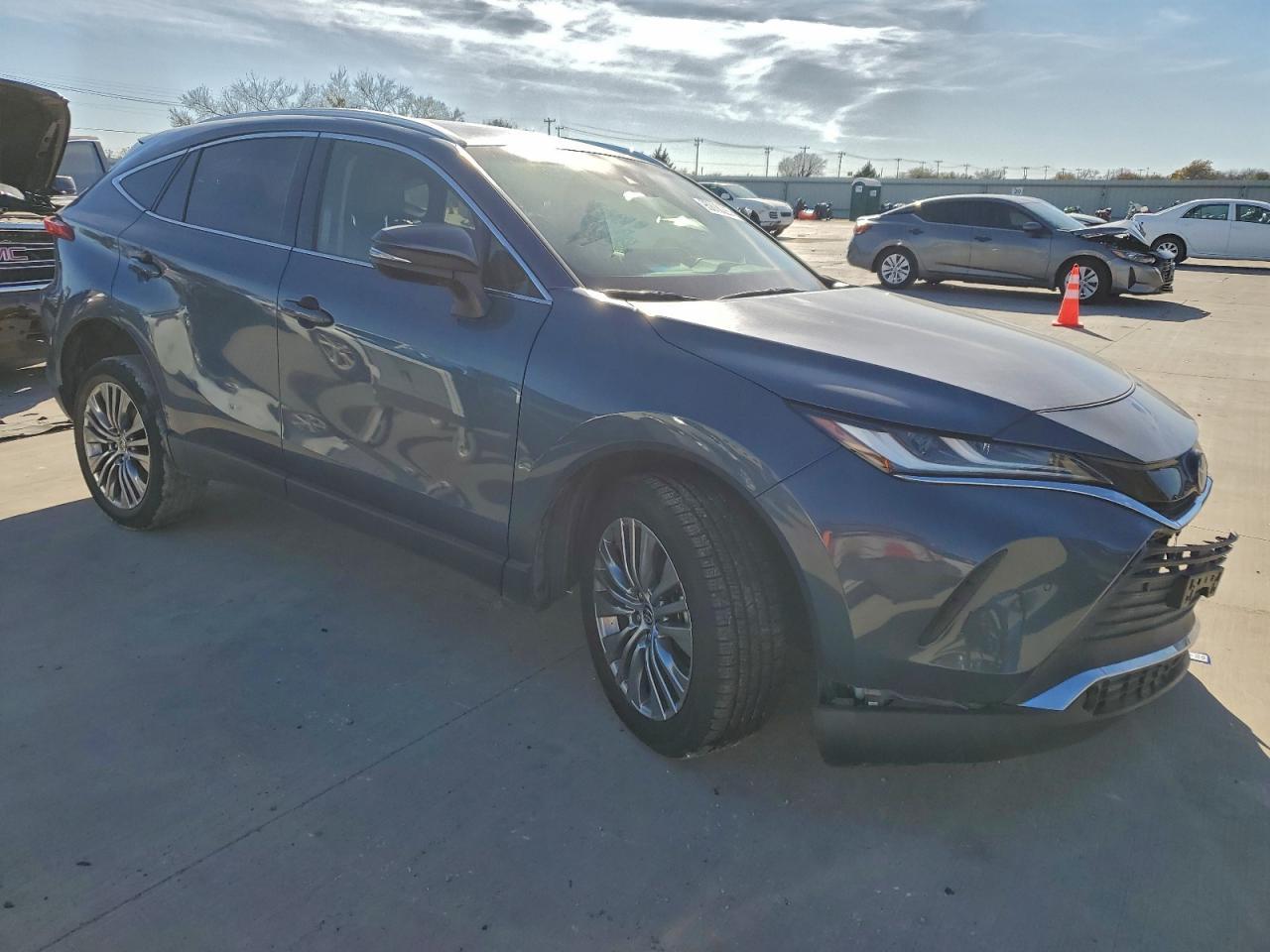 2022 Toyota Venza Le - Фото 4