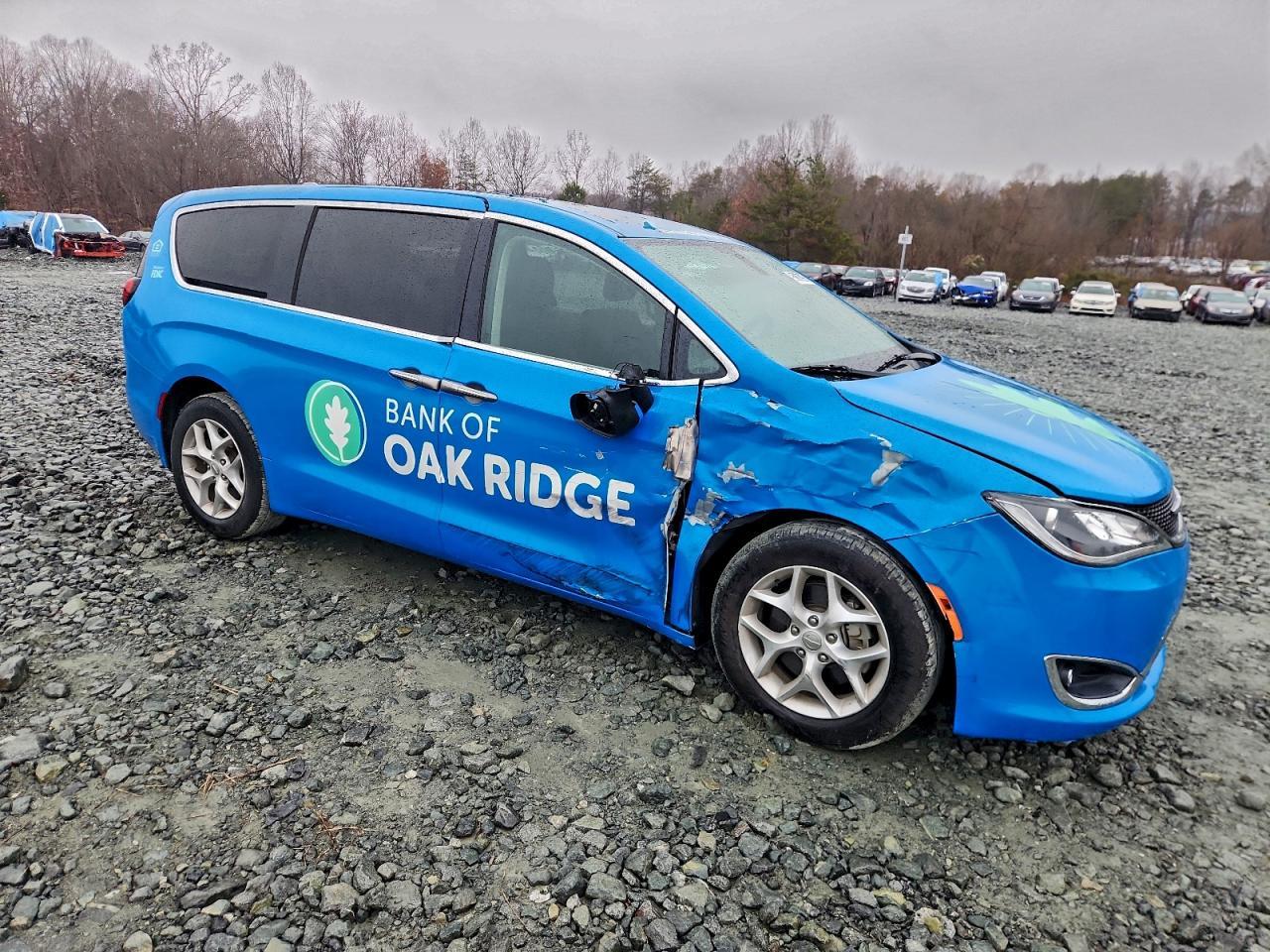 2017 Chrysler Pacifica Touring L - Фото 4