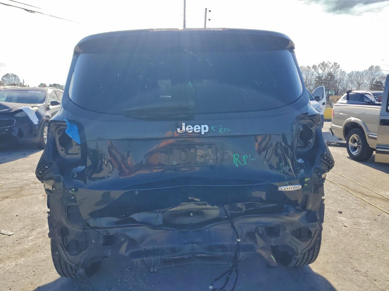 2017 Jeep Renegade Latitude - Image 6