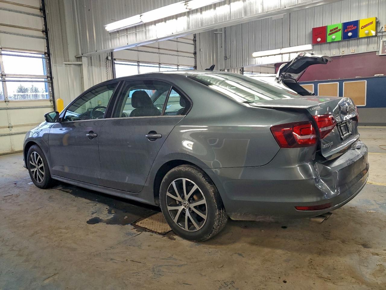 2017 Volkswagen Jetta Se - Image 2