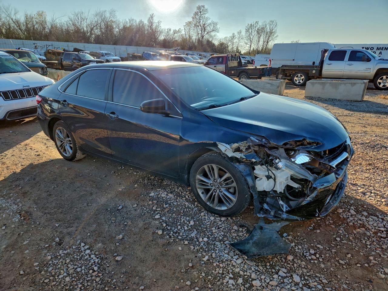 2017 Toyota Camry Le - Фото 4