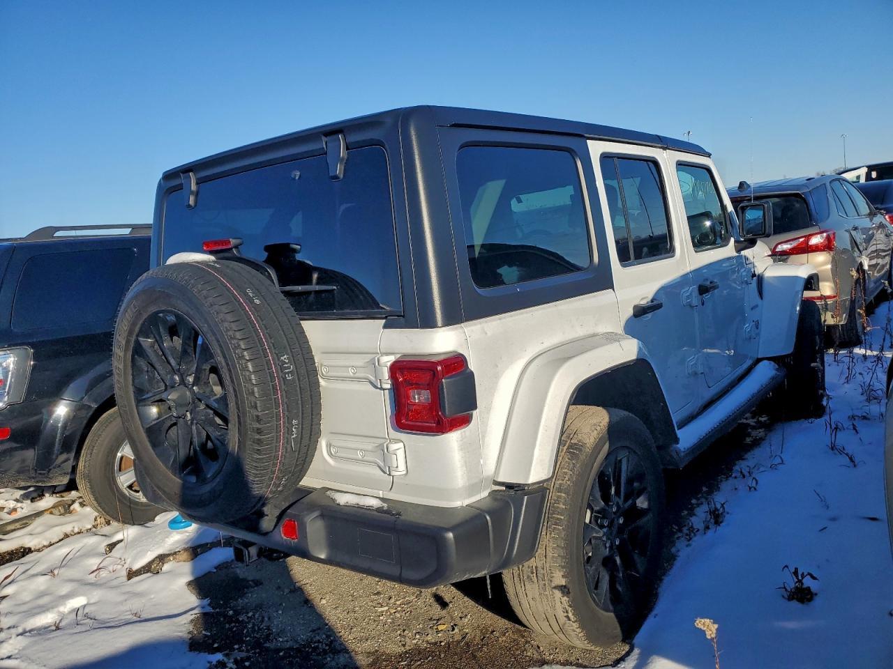 2022 Jeep Wrangler Unlimited Sahara 4Xe - Image 3