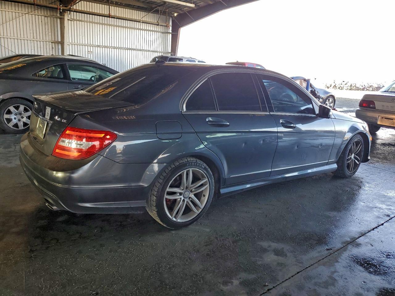 2014 Mercedes-Benz C 300 4Matic - Фото 3