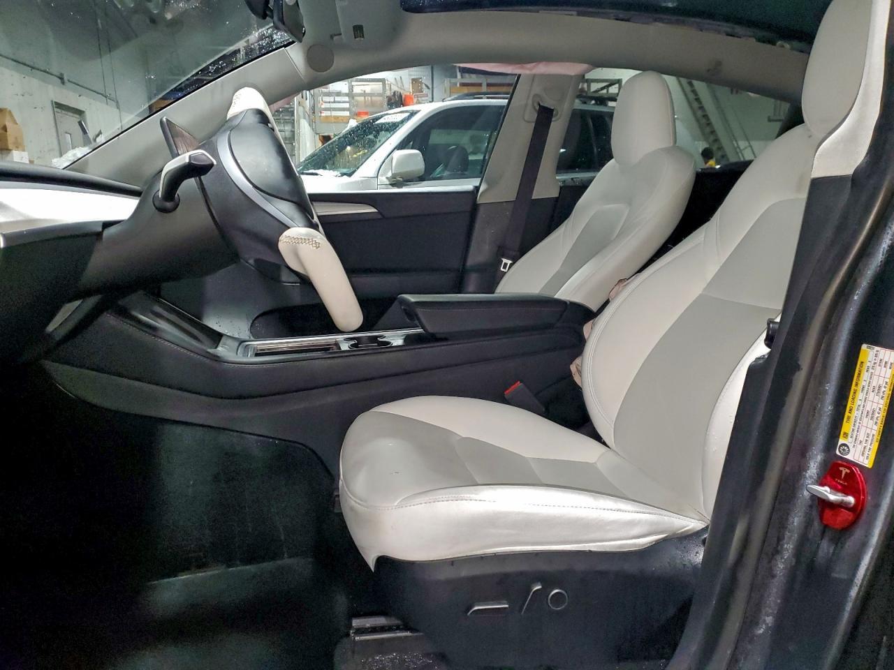 2023 Tesla Model Y - Фото 7