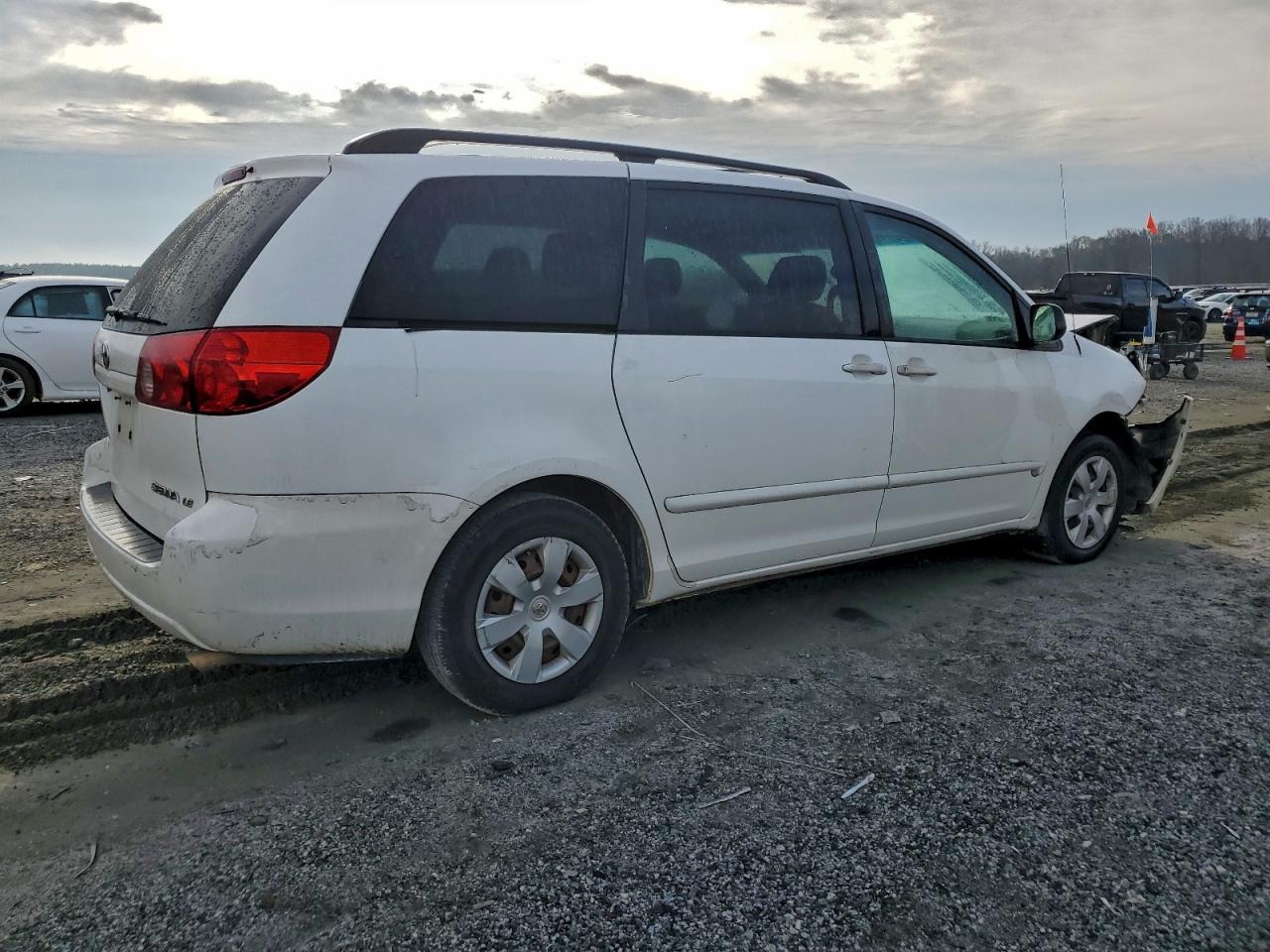 2007 Toyota Sienna Ce - Фото 3