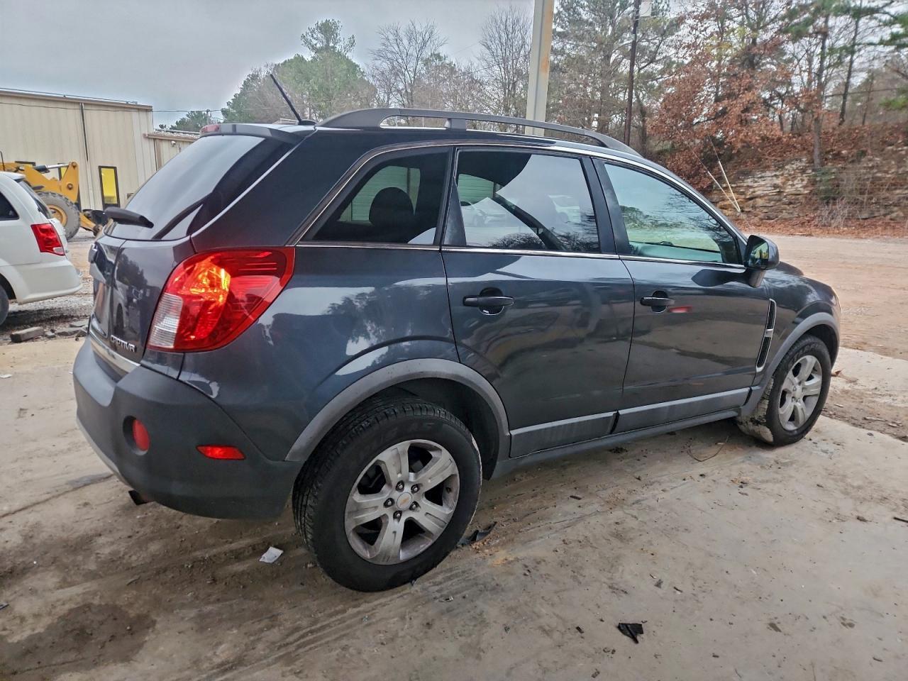 2013 Chevrolet Captiva Ls - Image 3