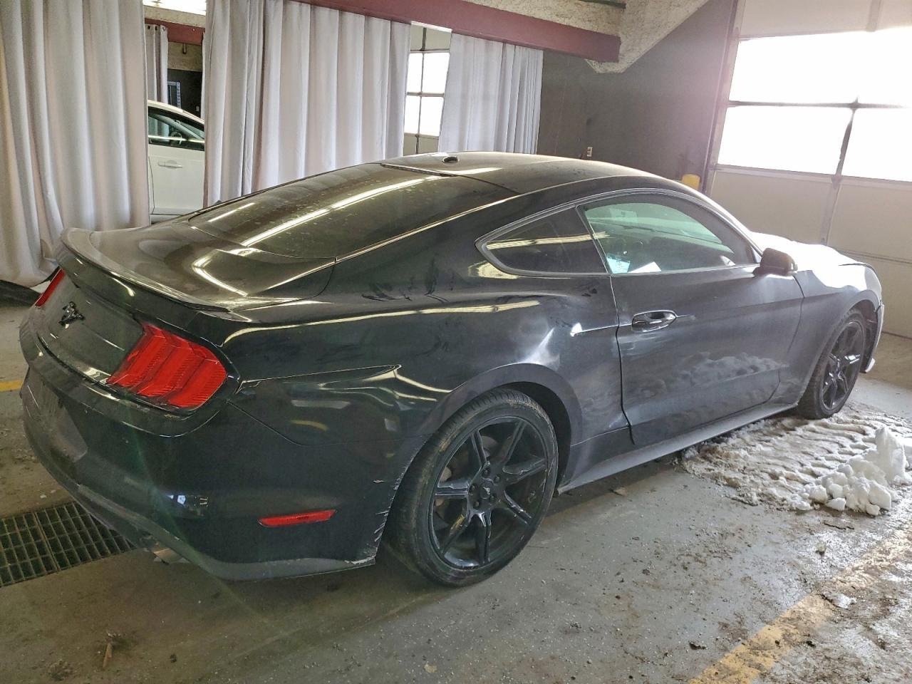 2019 Ford Mustang - Image 3