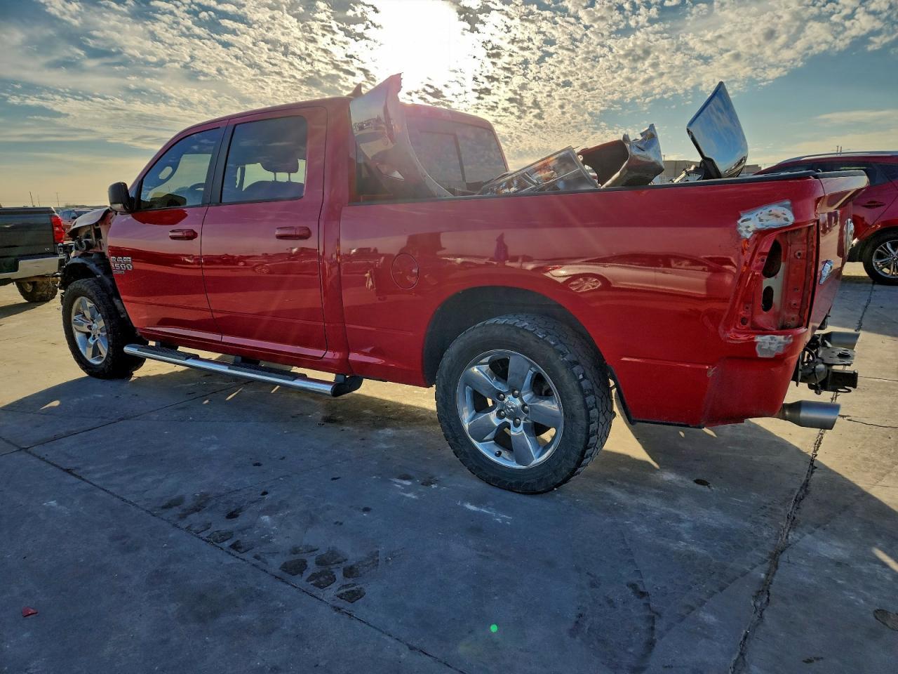 2019 Ram 1500 Classic Slt - Фото 2