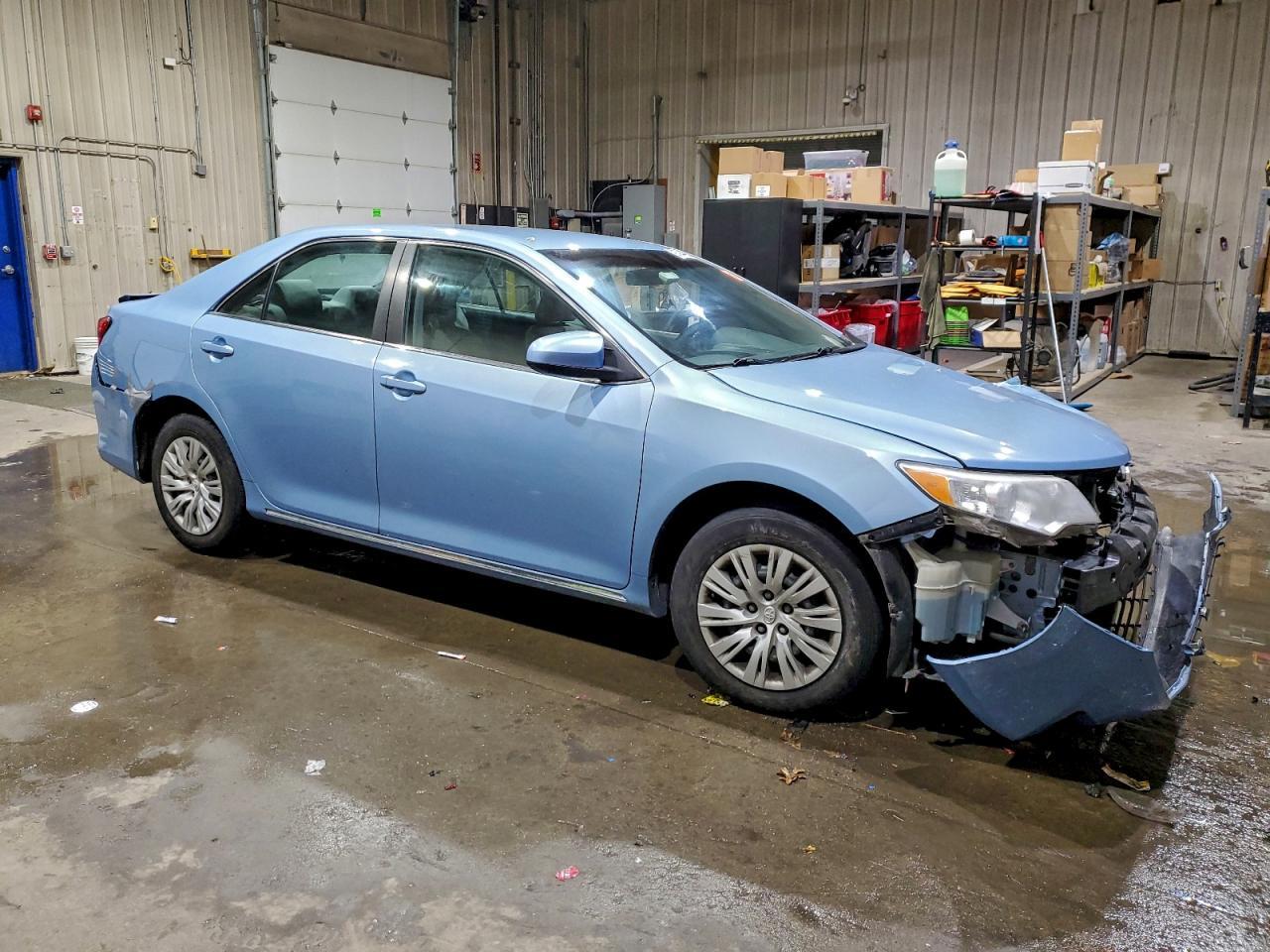 2014 Toyota Camry Le - Фото 4