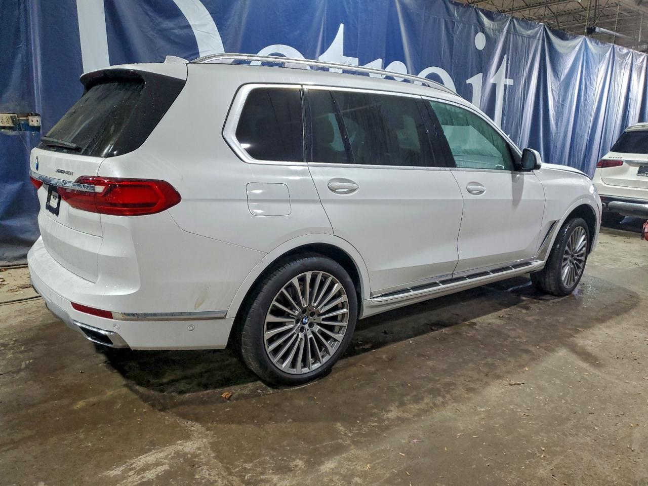 2022 BMW X7 xDrive40I - Фото 3