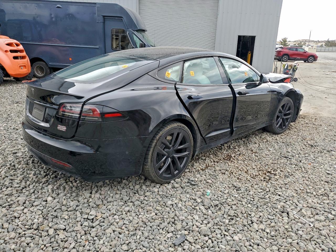 2022 Tesla Model S - Фото 3