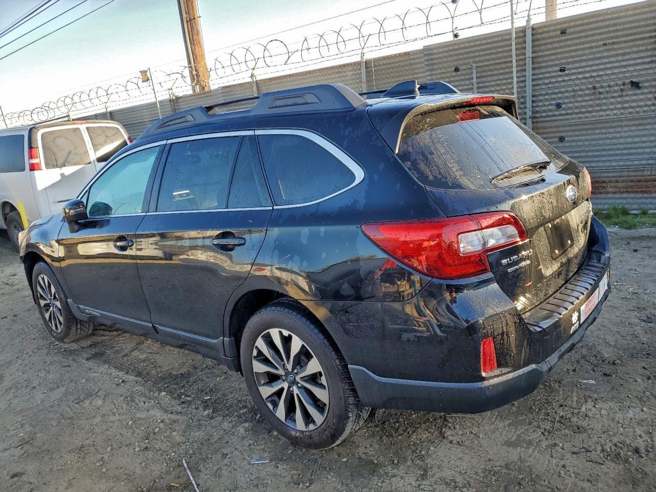2017 Subaru Outback 3.6R Limited - Image 2