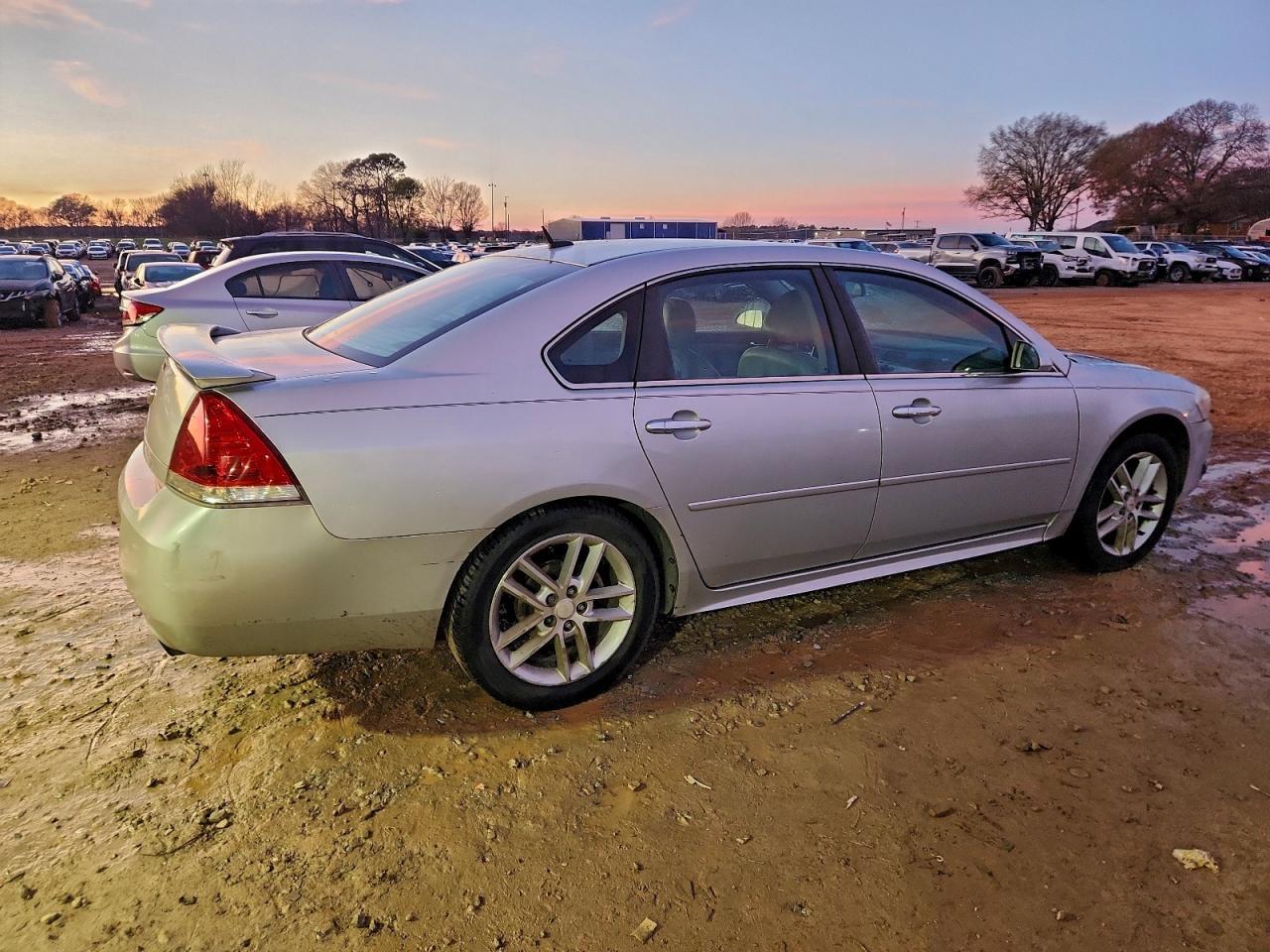 2012 Chevrolet Impala Ltz - Image 3