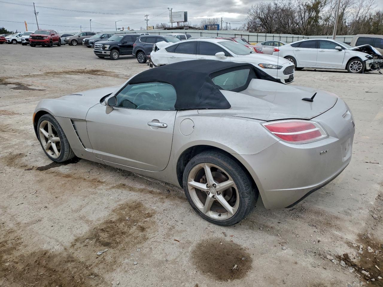 2007 Saturn Sky - Image 2