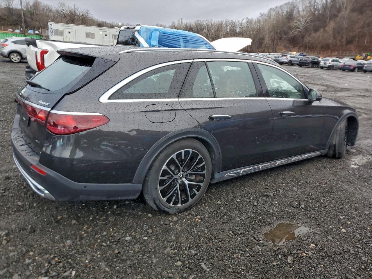 2024 Mercedes-Benz E 450 4M All Terrain - Image 3