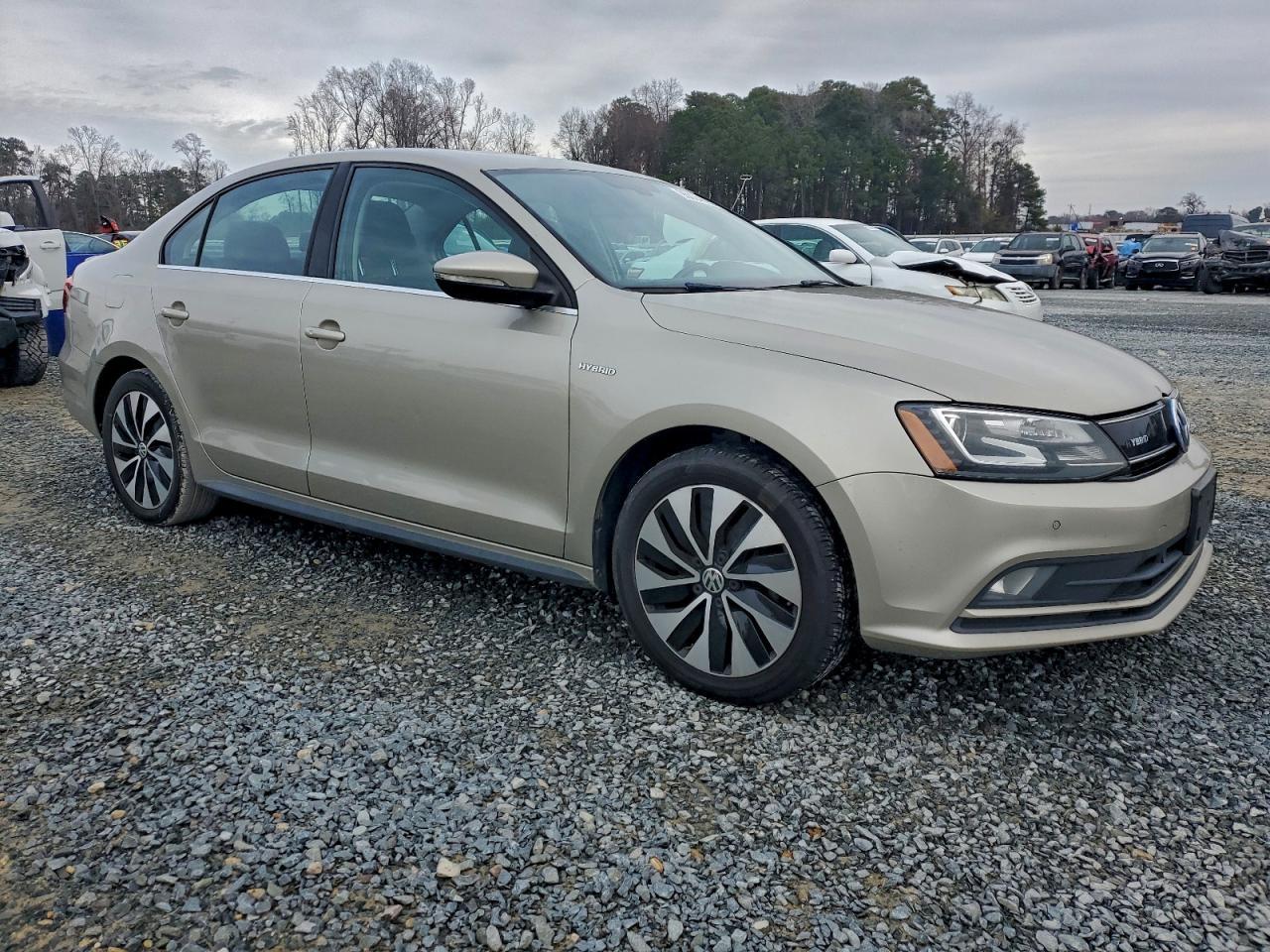 2016 Volkswagen Jetta Hybrid - Image 4