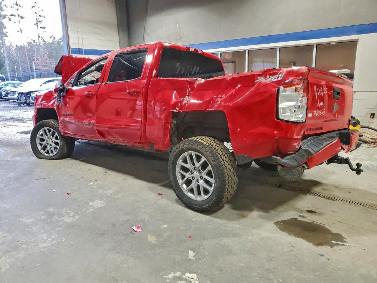 2017 Chevrolet Silverado K1500 Lt - Фото 2