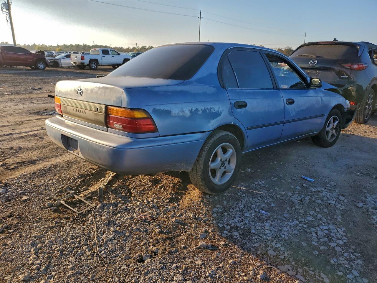 1995 Toyota Corolla Le - Image 3