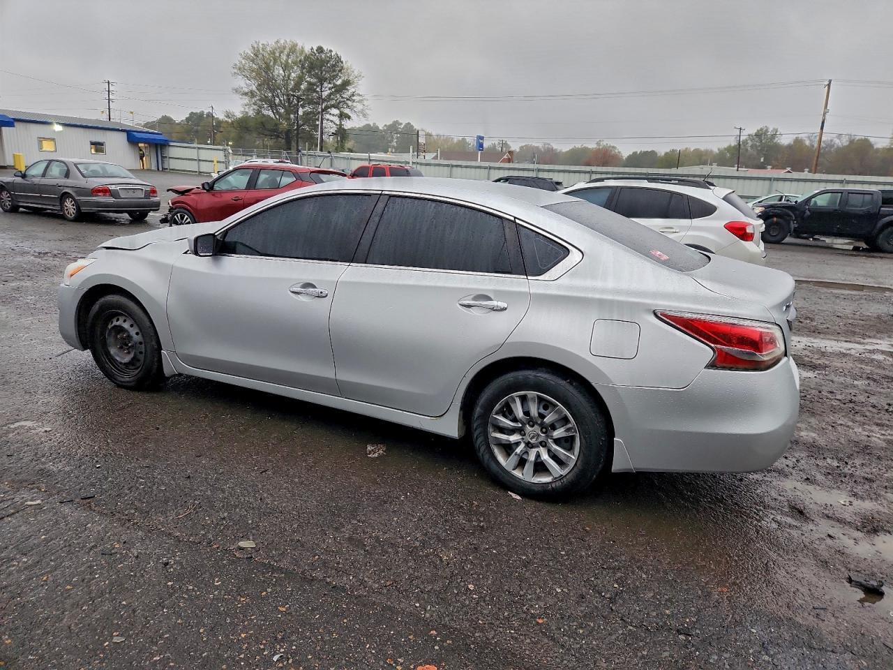 2014 Nissan Altima 2.5 - Image 2