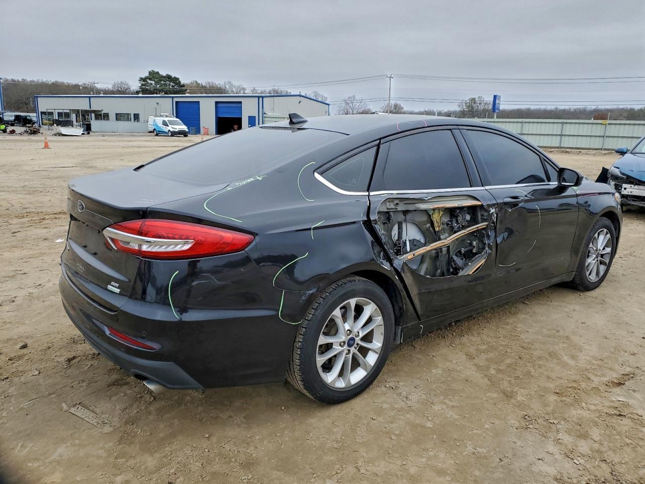 2019 Ford Fusion Se - Фото 3