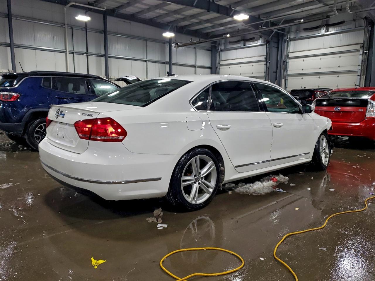 2014 Volkswagen Passat Sel - Image 3