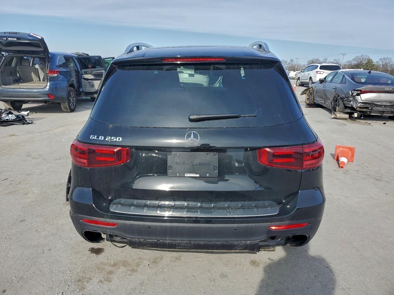 2024 Mercedes-Benz Glb 250 - Image 6