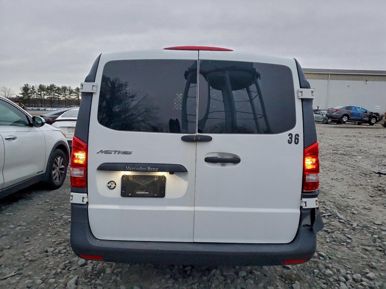 2020 Mercedes-Benz Metris Utility / Service Van - Фото 6