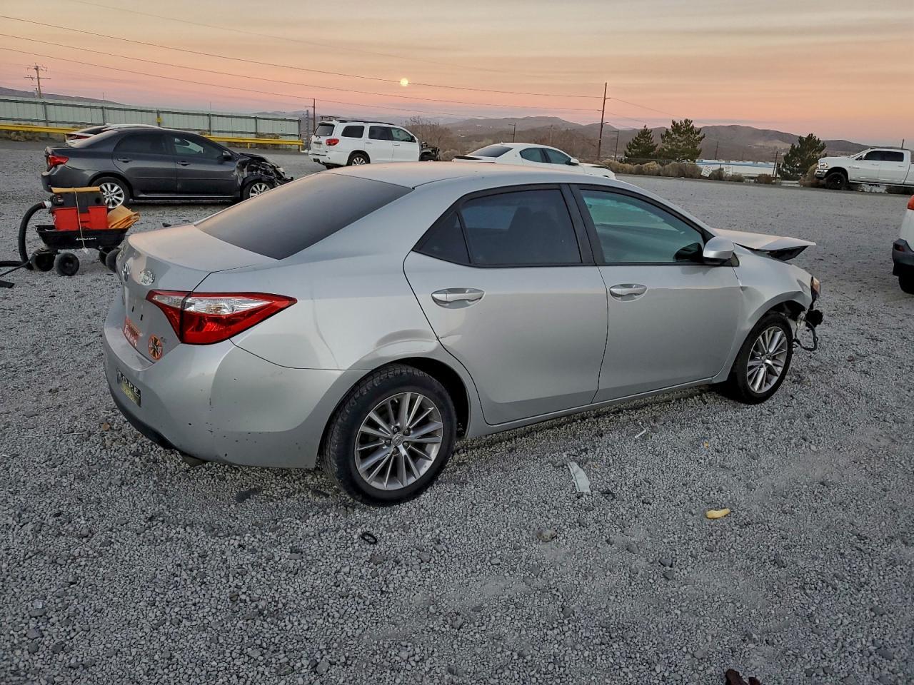 2015 Toyota Corolla L - Фото 3