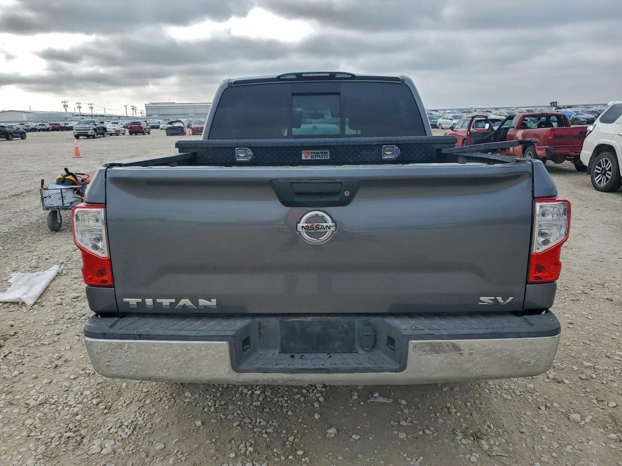 2017 Nissan Titan S - Фото 6