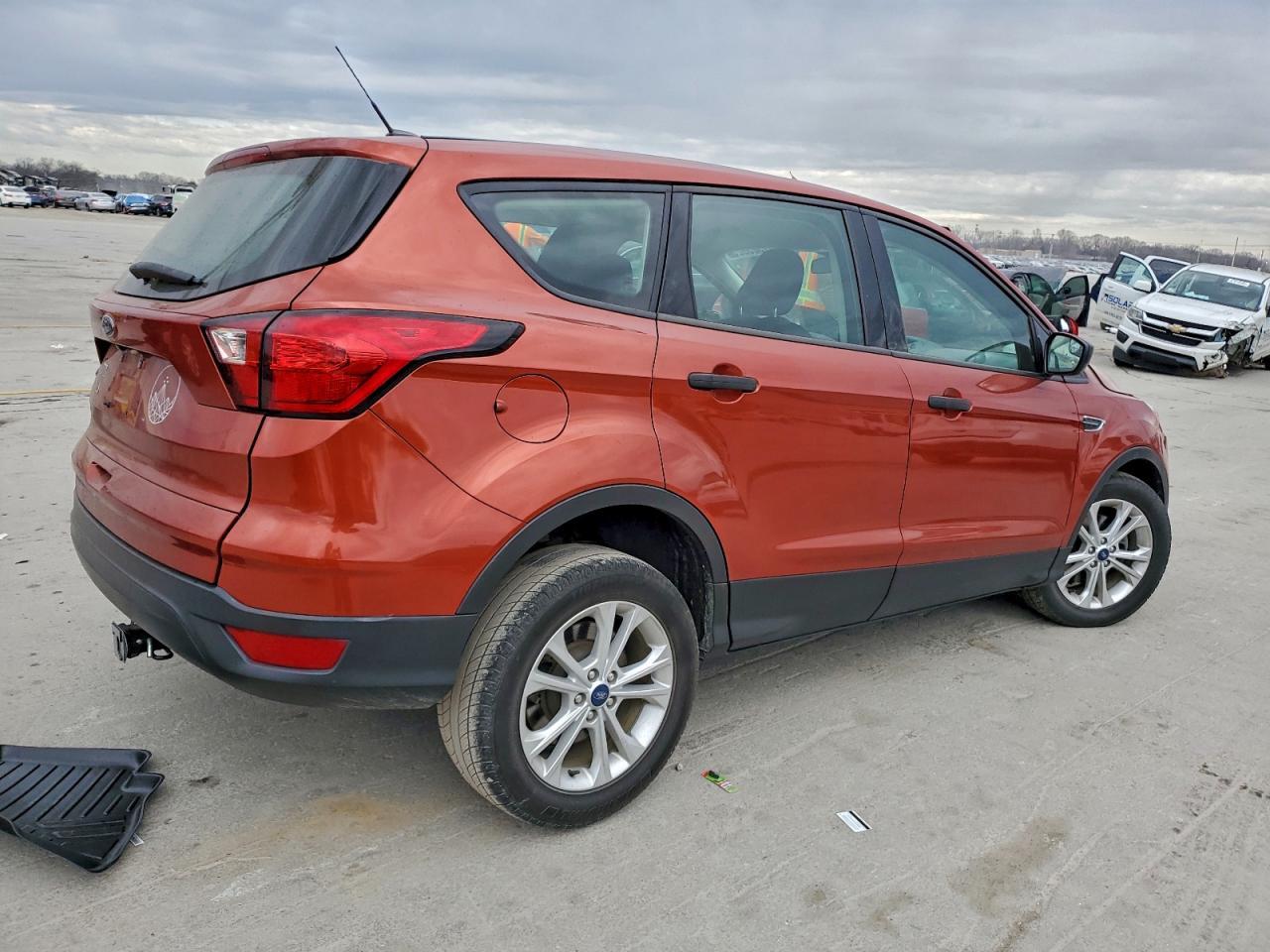 2019 Ford Escape S - Фото 3