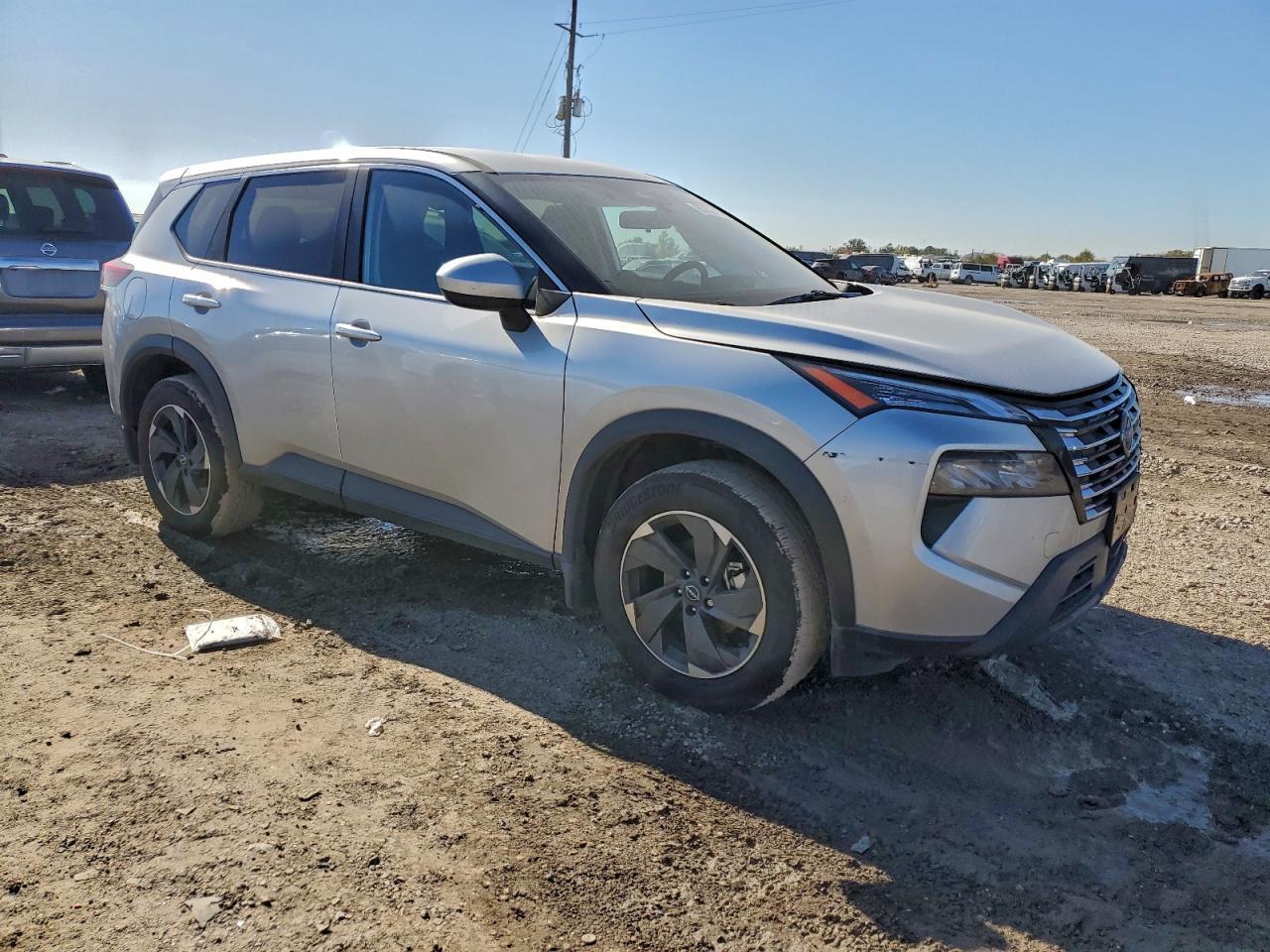 2025 Nissan Rogue Sv - Image 4