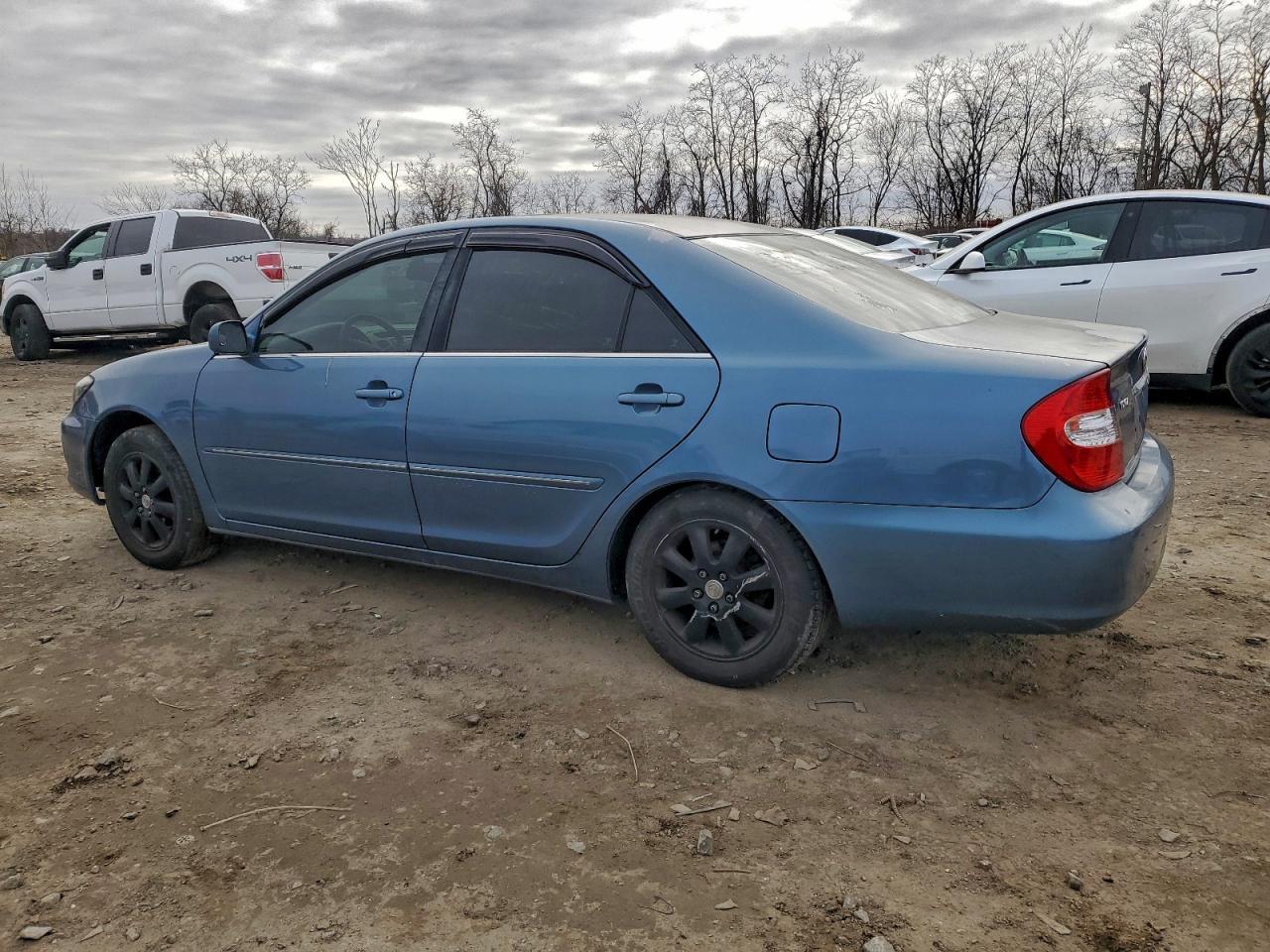 2003 Toyota Camry Le - Фото 2