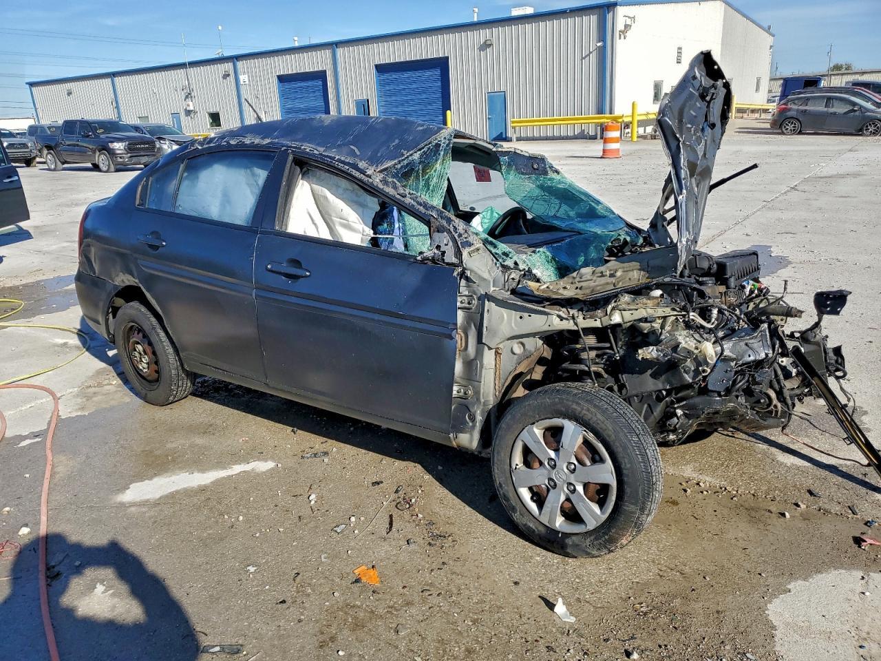 2011 Hyundai Accent Gls - Фото 4