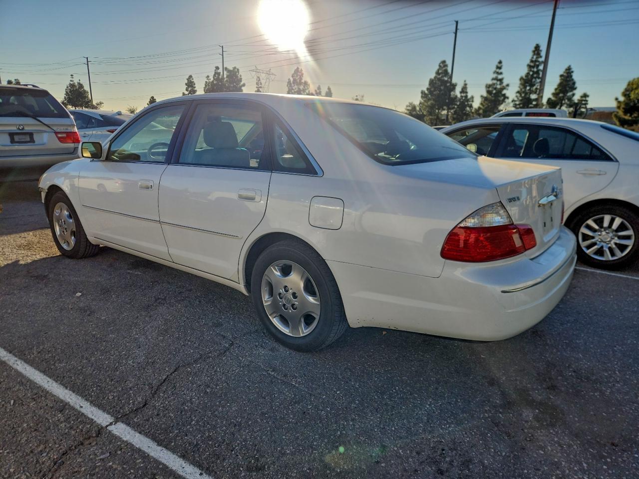 2004 Toyota Avalon Xl - Image 2