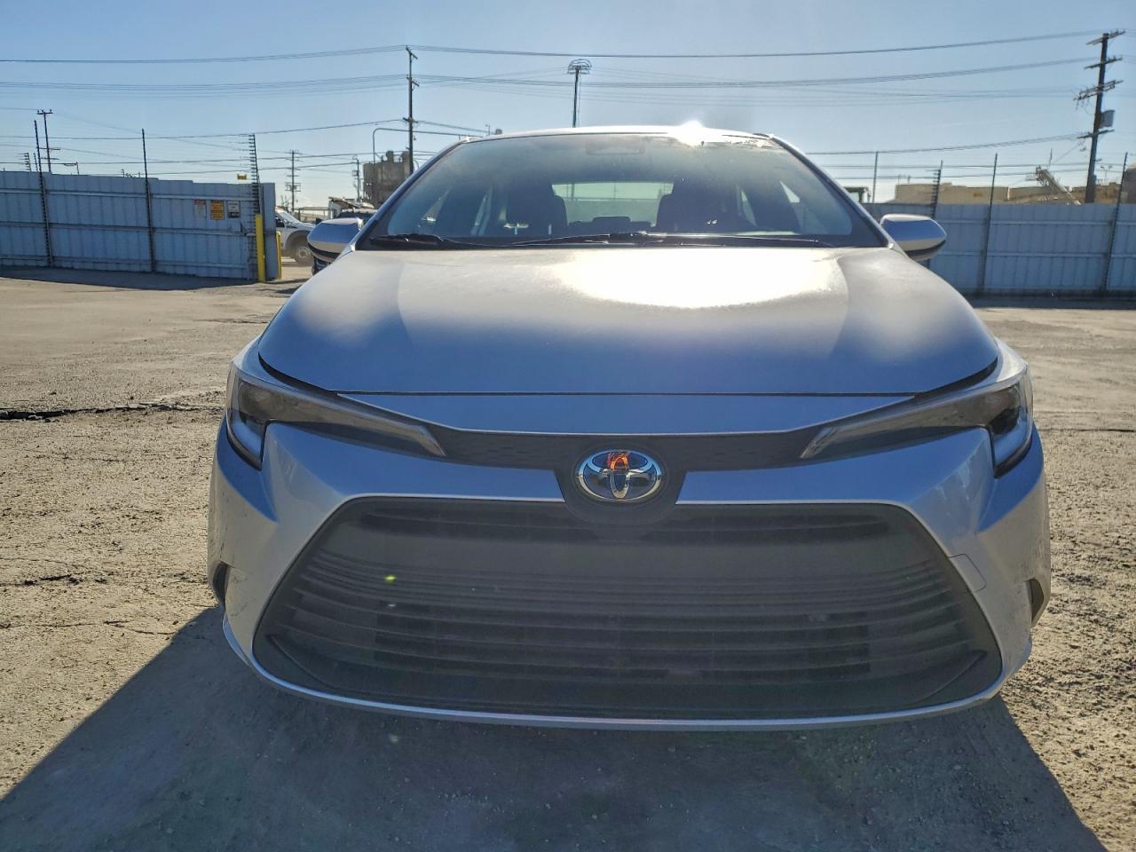 2025 Toyota Corolla Le - Фото 5