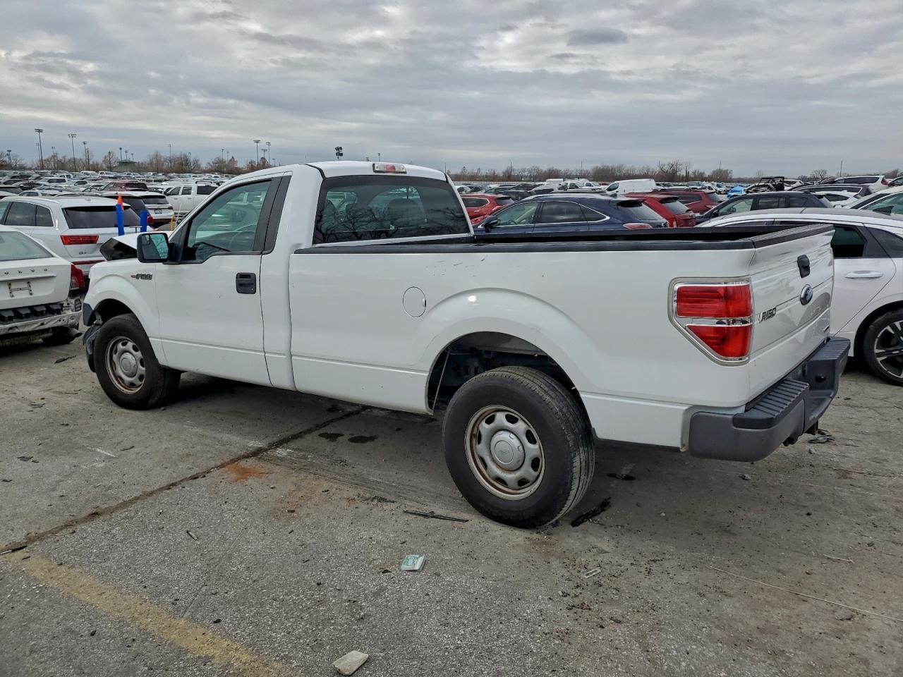 2013 Ford F150 - Фото 2