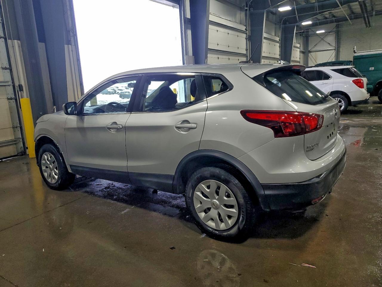 2018 Nissan Rogue Sport S - Фото 2