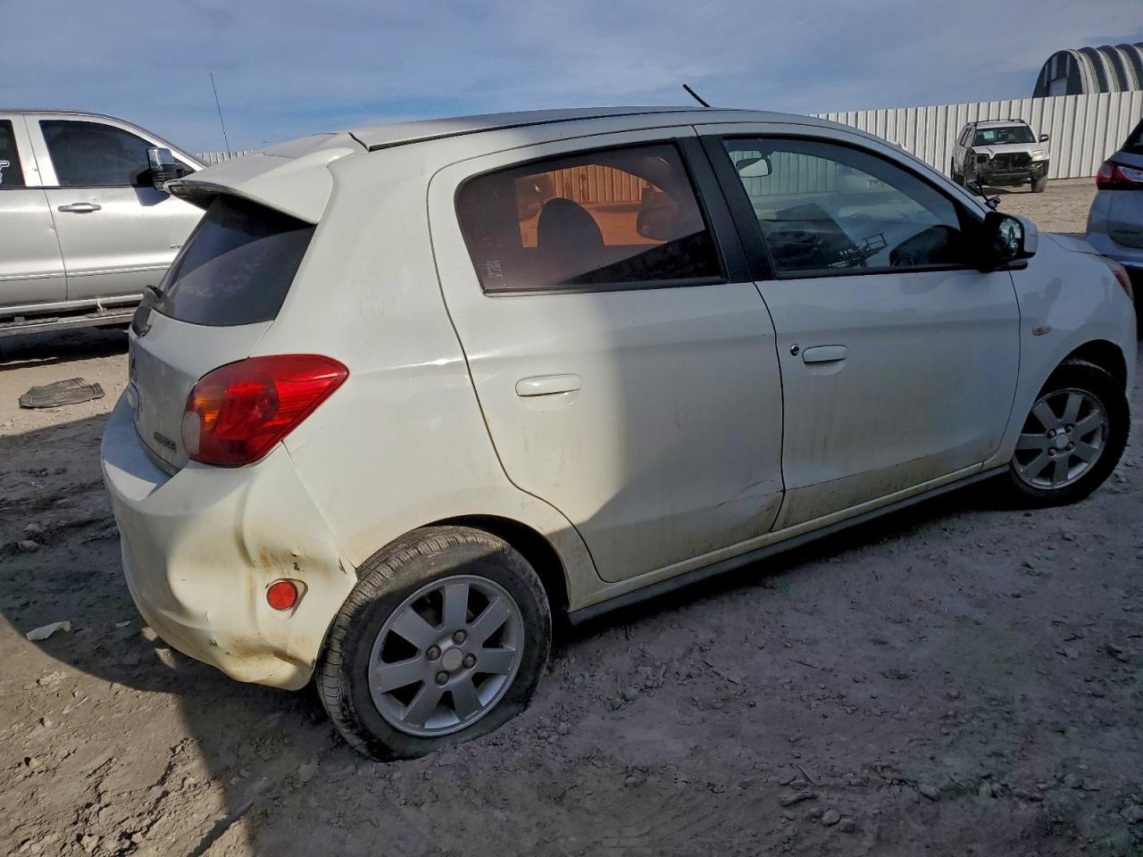 2014 Mitsubishi Mirage Es - Image 3