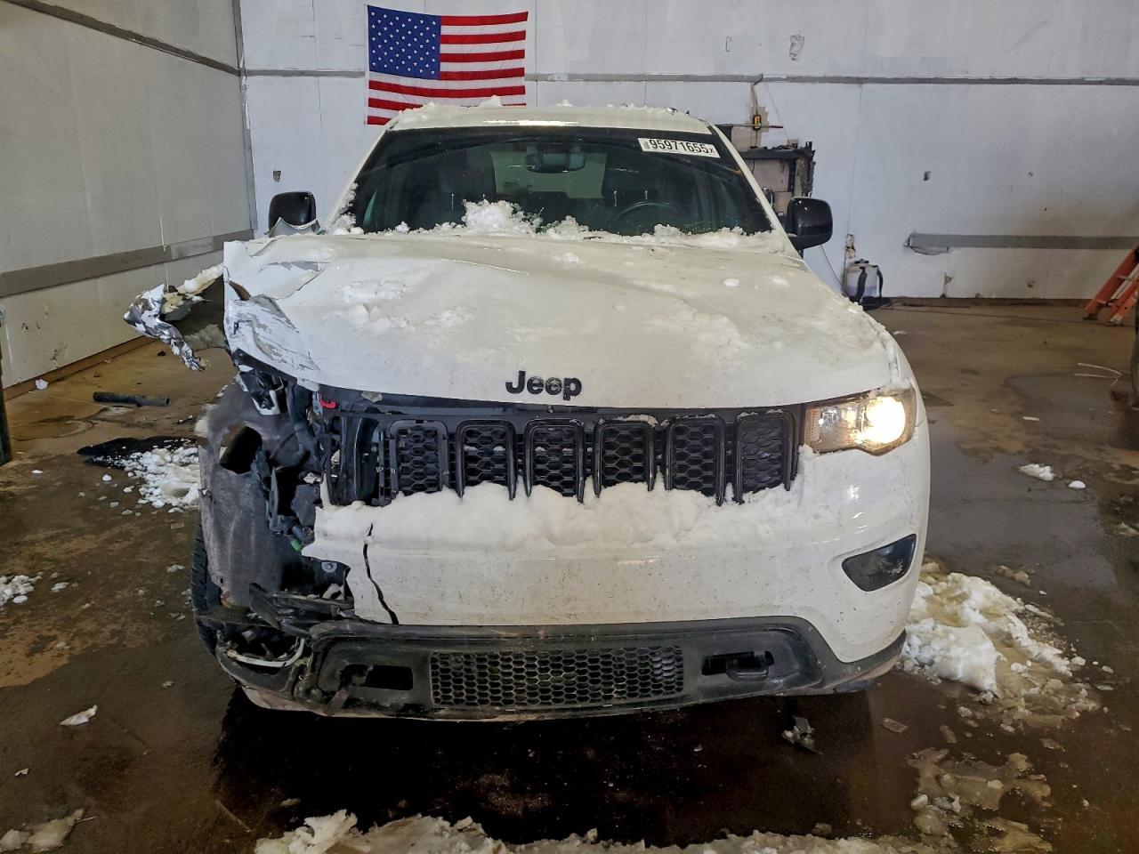 2020 Jeep Grand Cherokee Laredo - Image 5