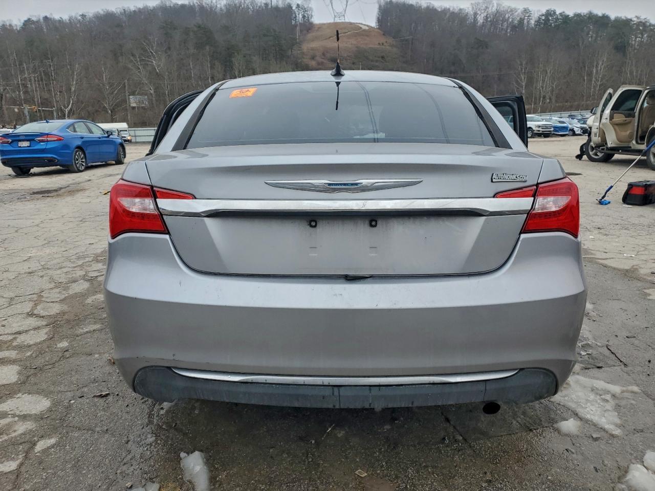 2014 Chrysler 200 Lx - Фото 6
