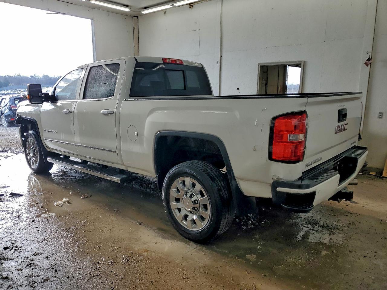 2015 GMC Sierra K2500 Denali - Фото 2