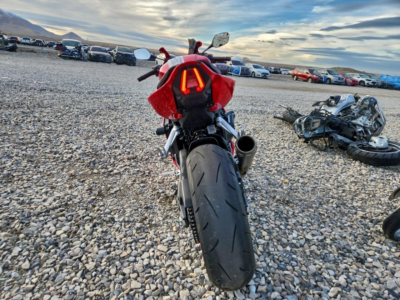 2024 Honda Cbr650 R - Image 4